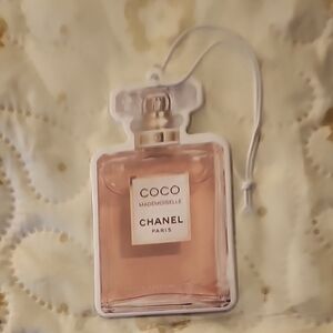 CHANEL Coco Mademoiselle - Elegant Pink